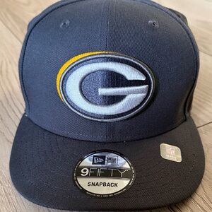 NFL Green Bay Packers Gray and Black Snapback Cap